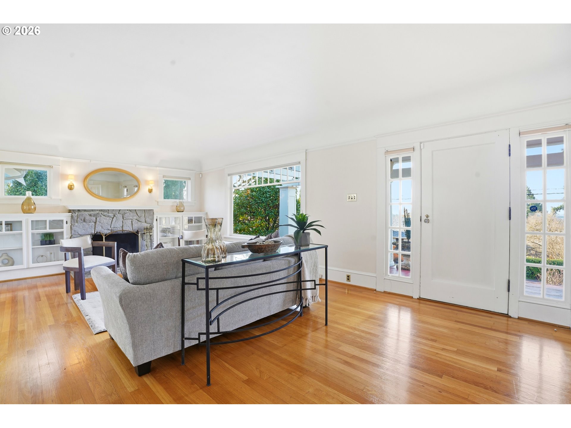 property viewer photo 3