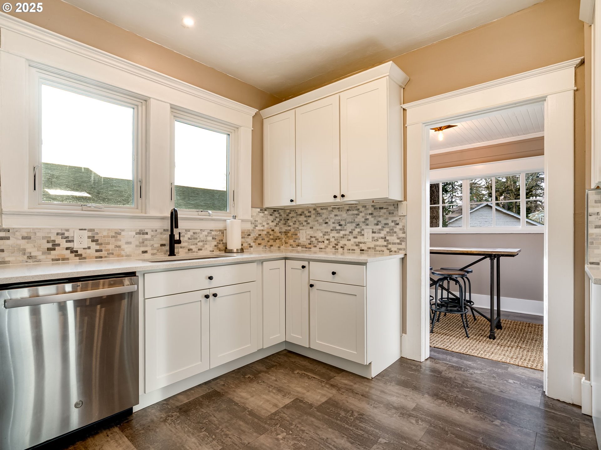 property viewer photo 12