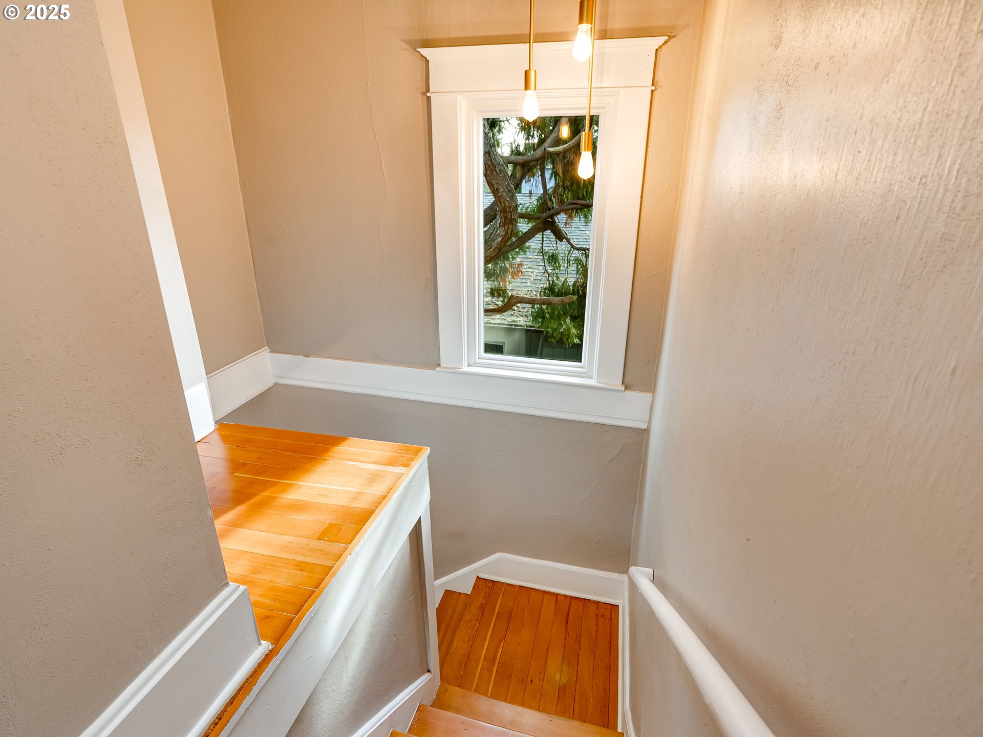 property viewer photo 19
