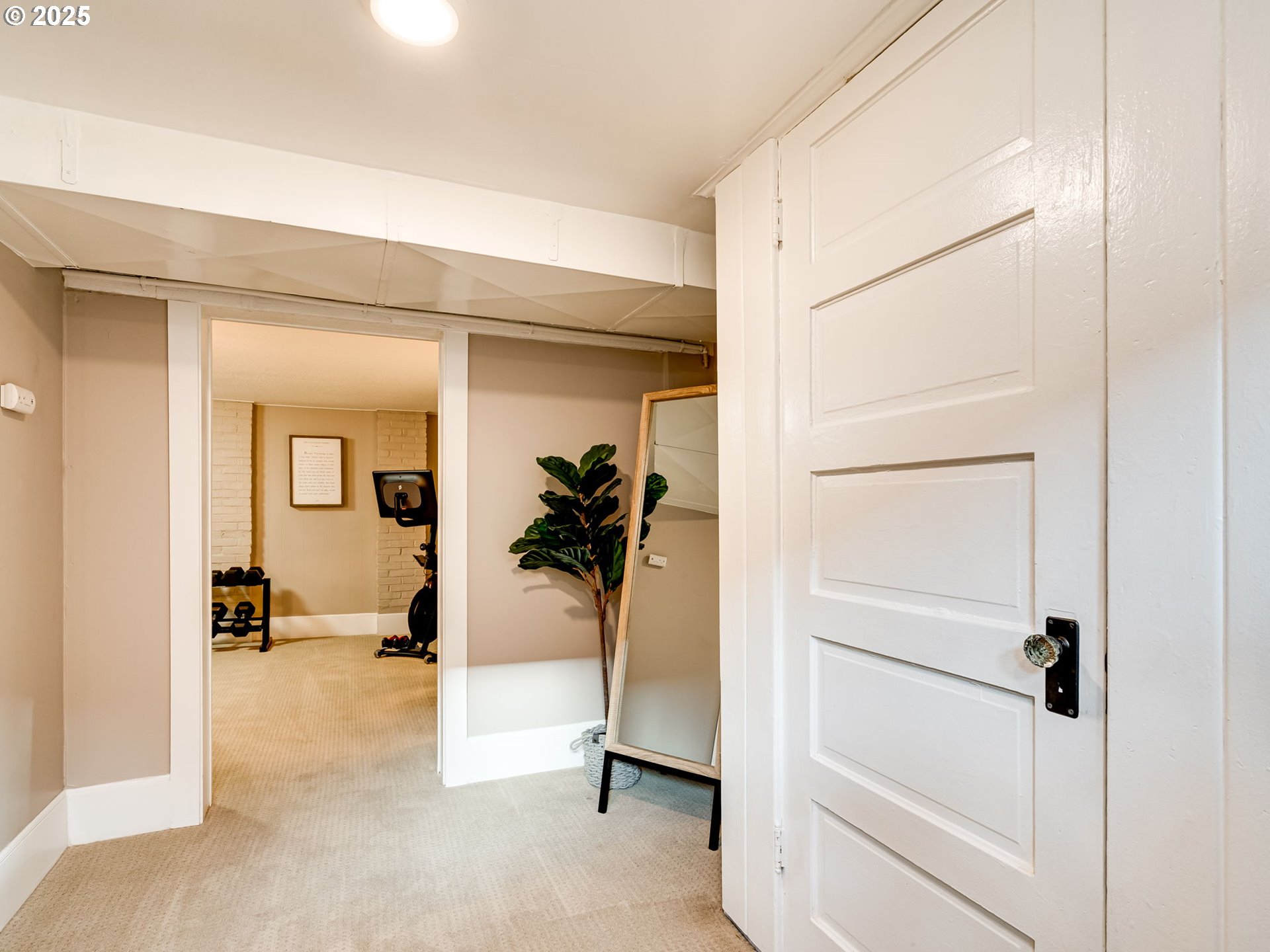 property viewer photo 25
