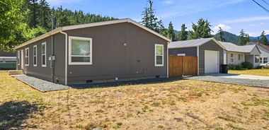 image of property with 3 Bed | 2 Bath | 1,512 Sqft