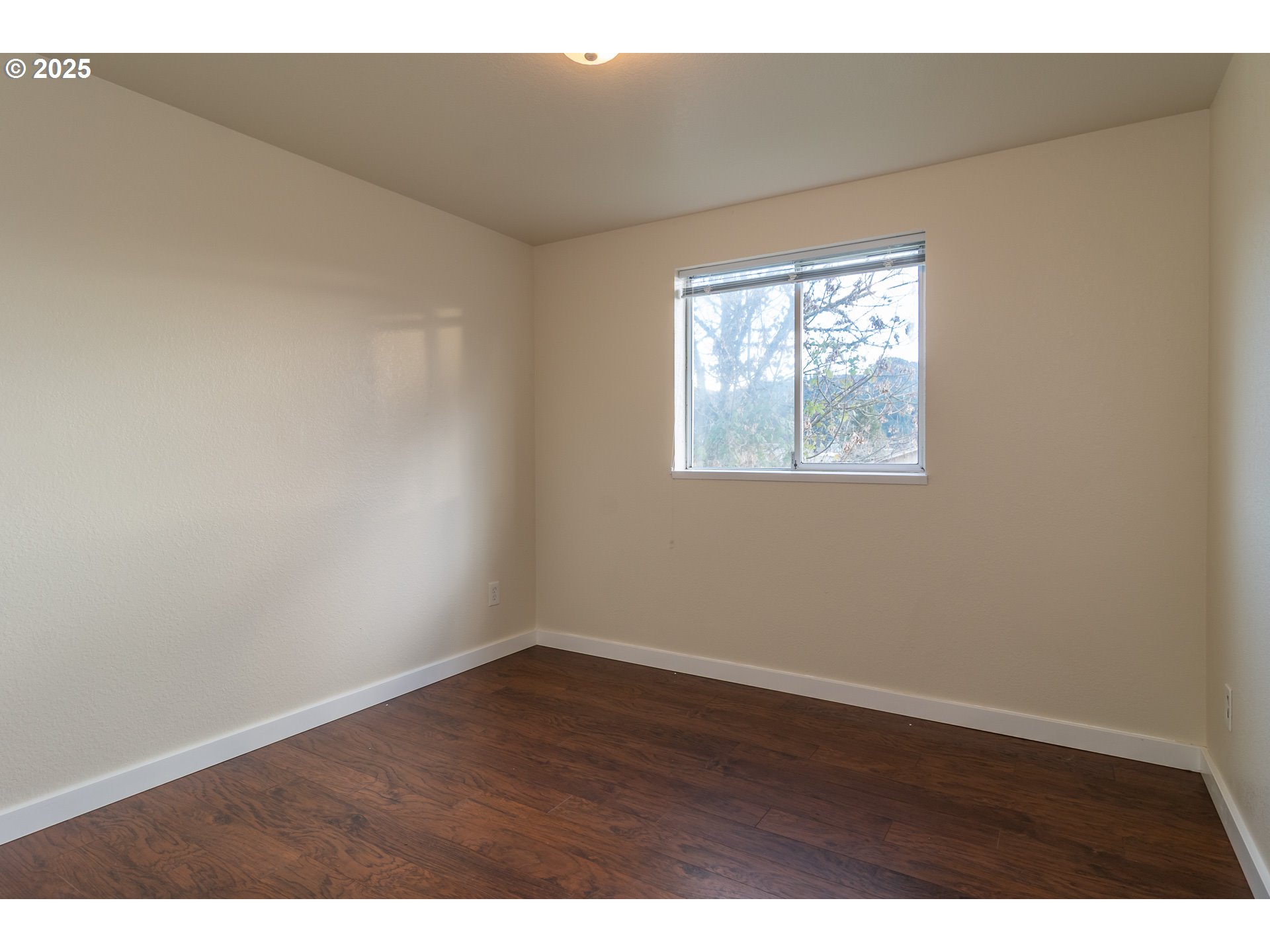 property viewer photo 10