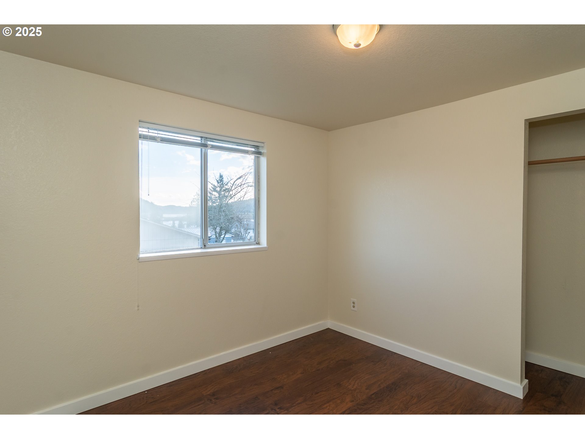 property viewer photo 11
