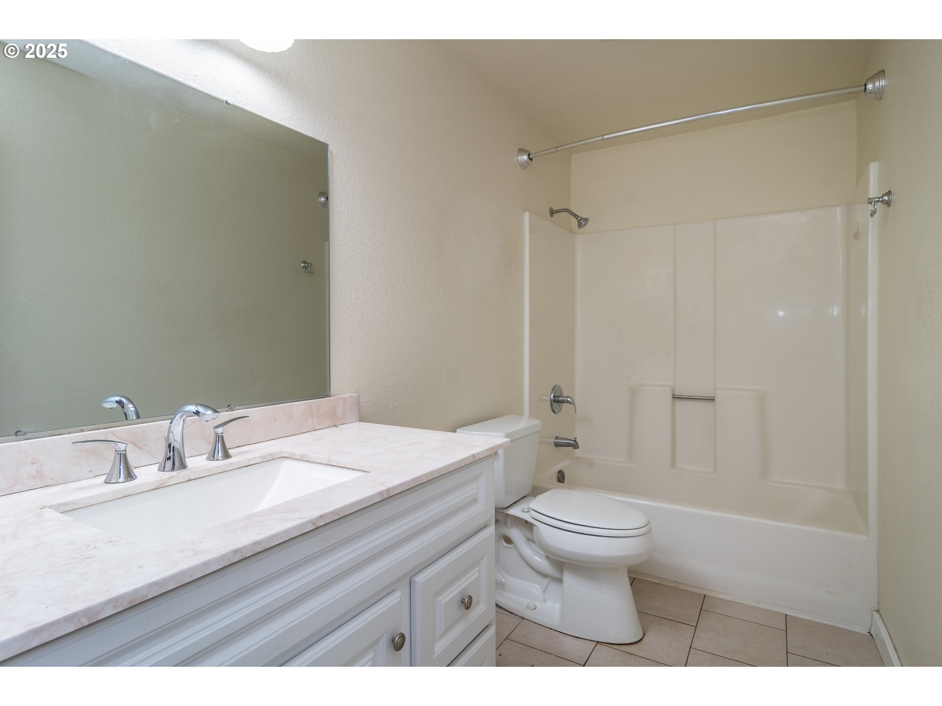 property viewer photo 13