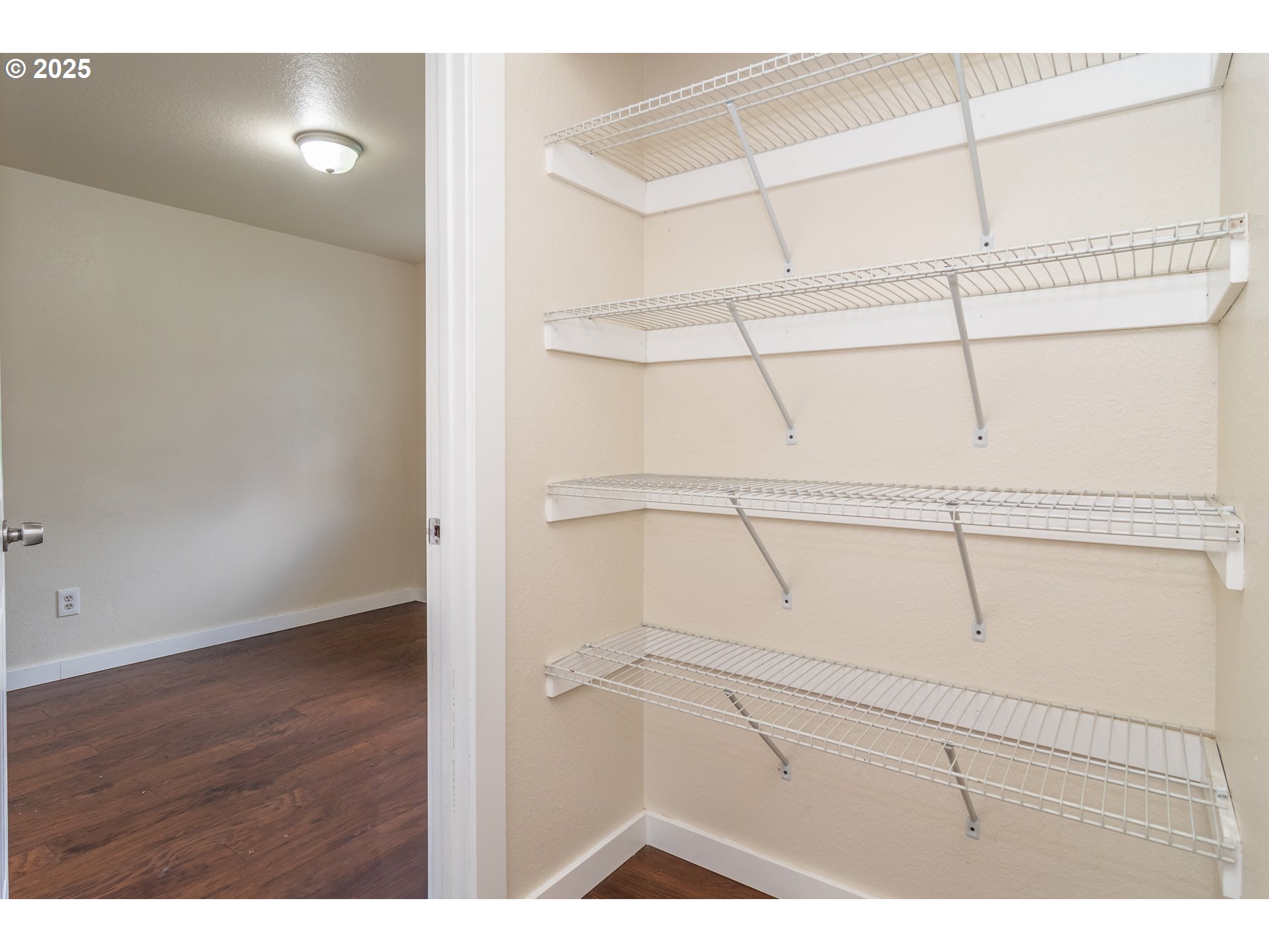property viewer photo 17