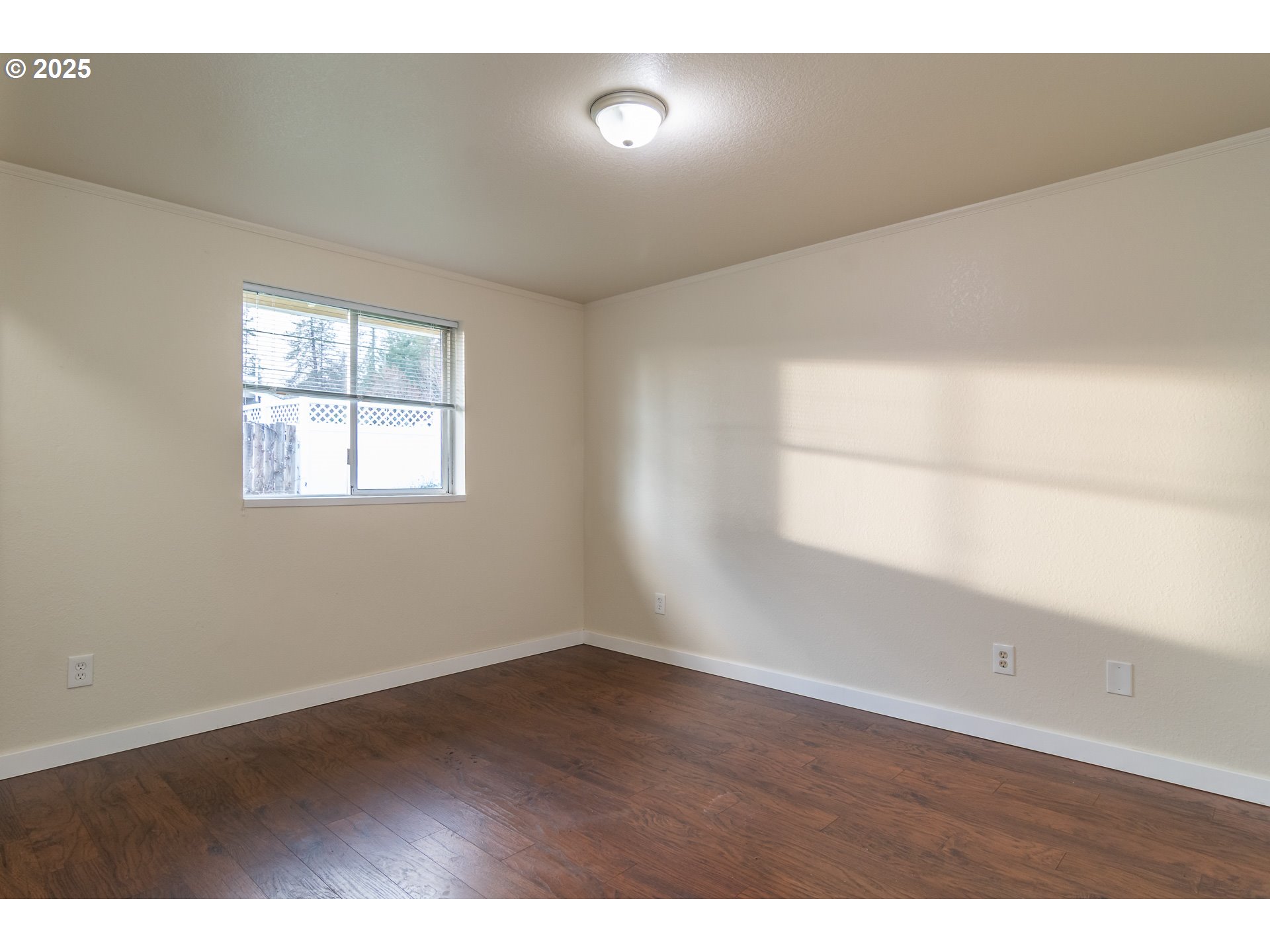 property viewer photo 18