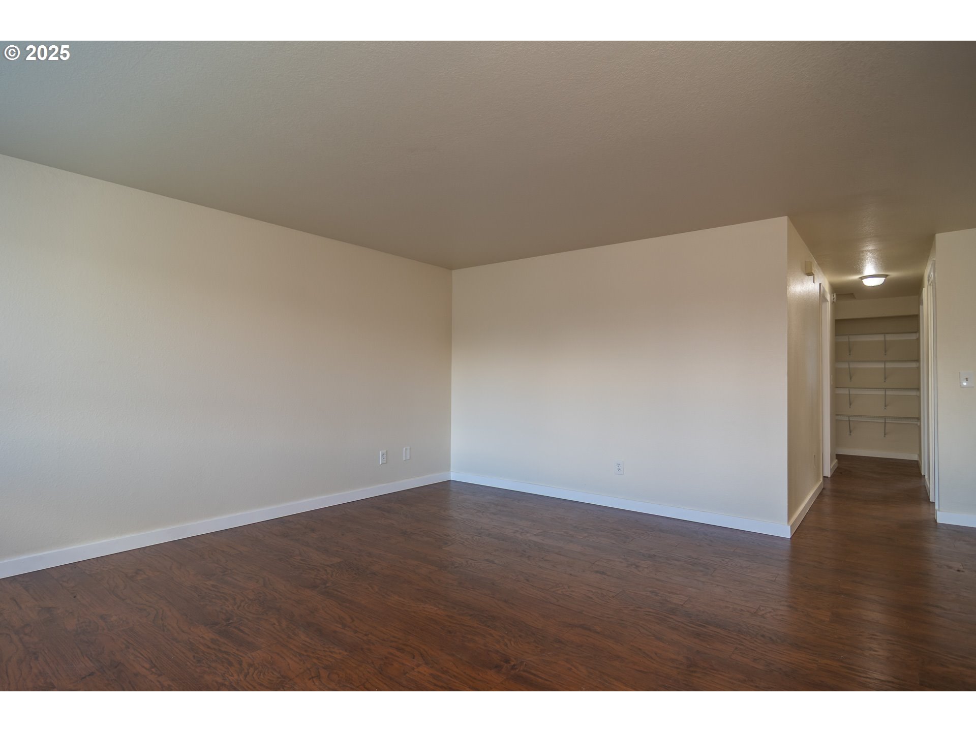 property viewer photo 3