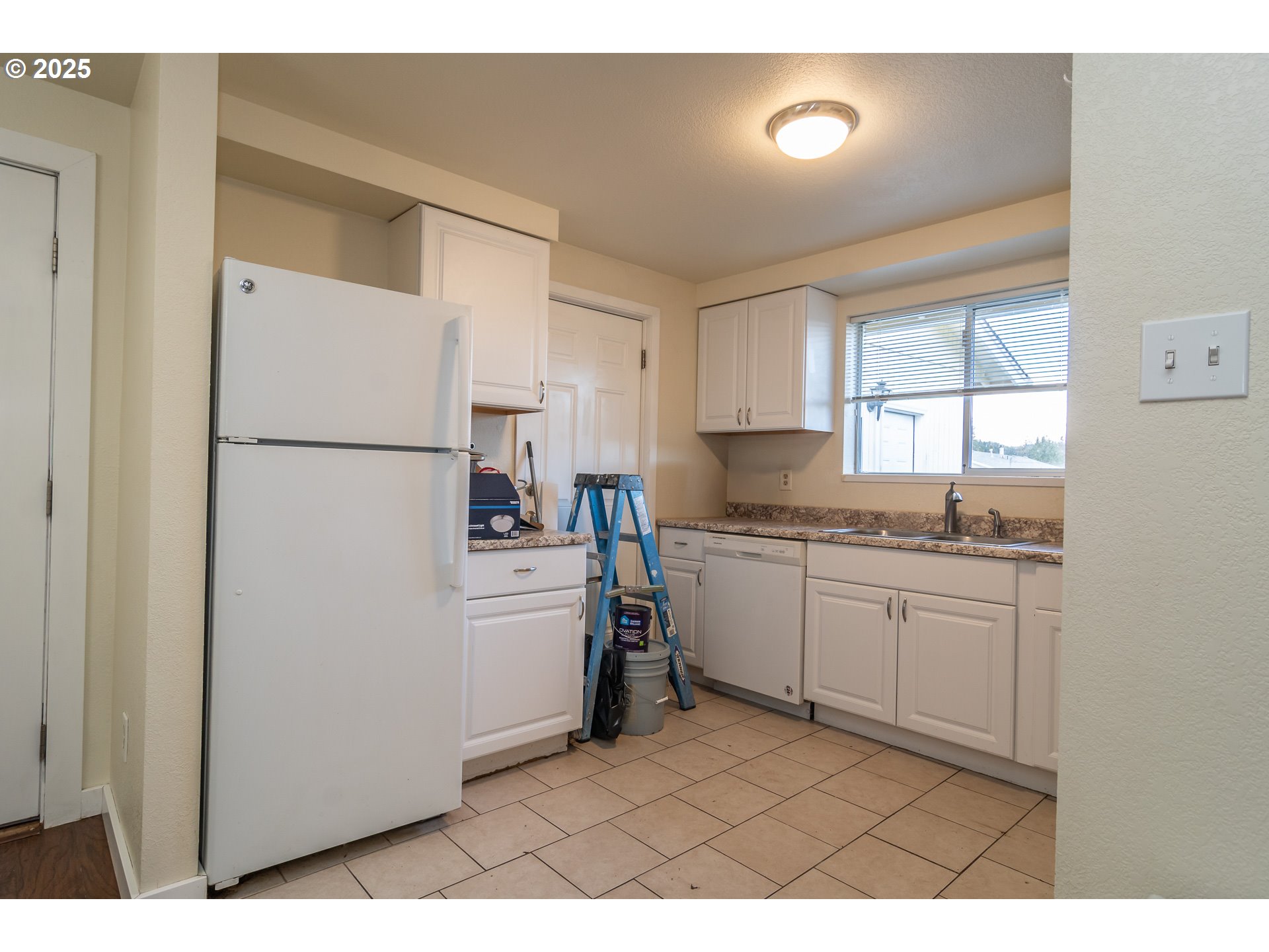 property viewer photo 6