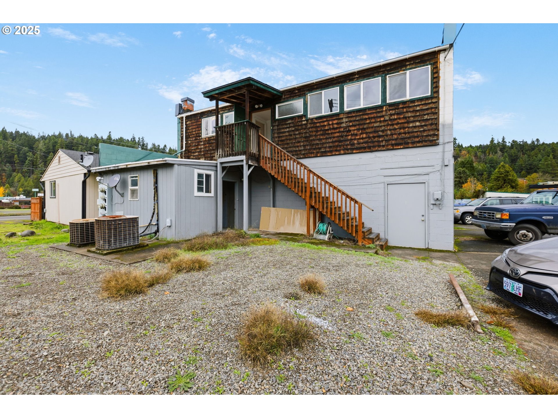 main property photo 40