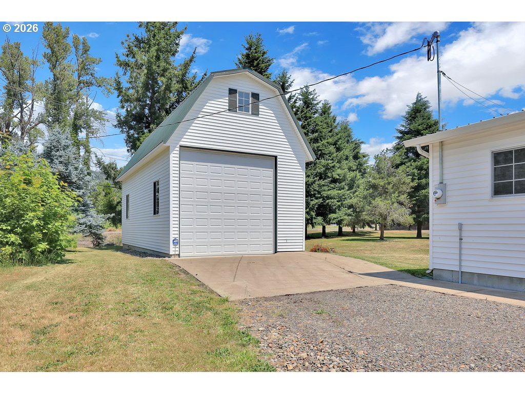 main property photo 44