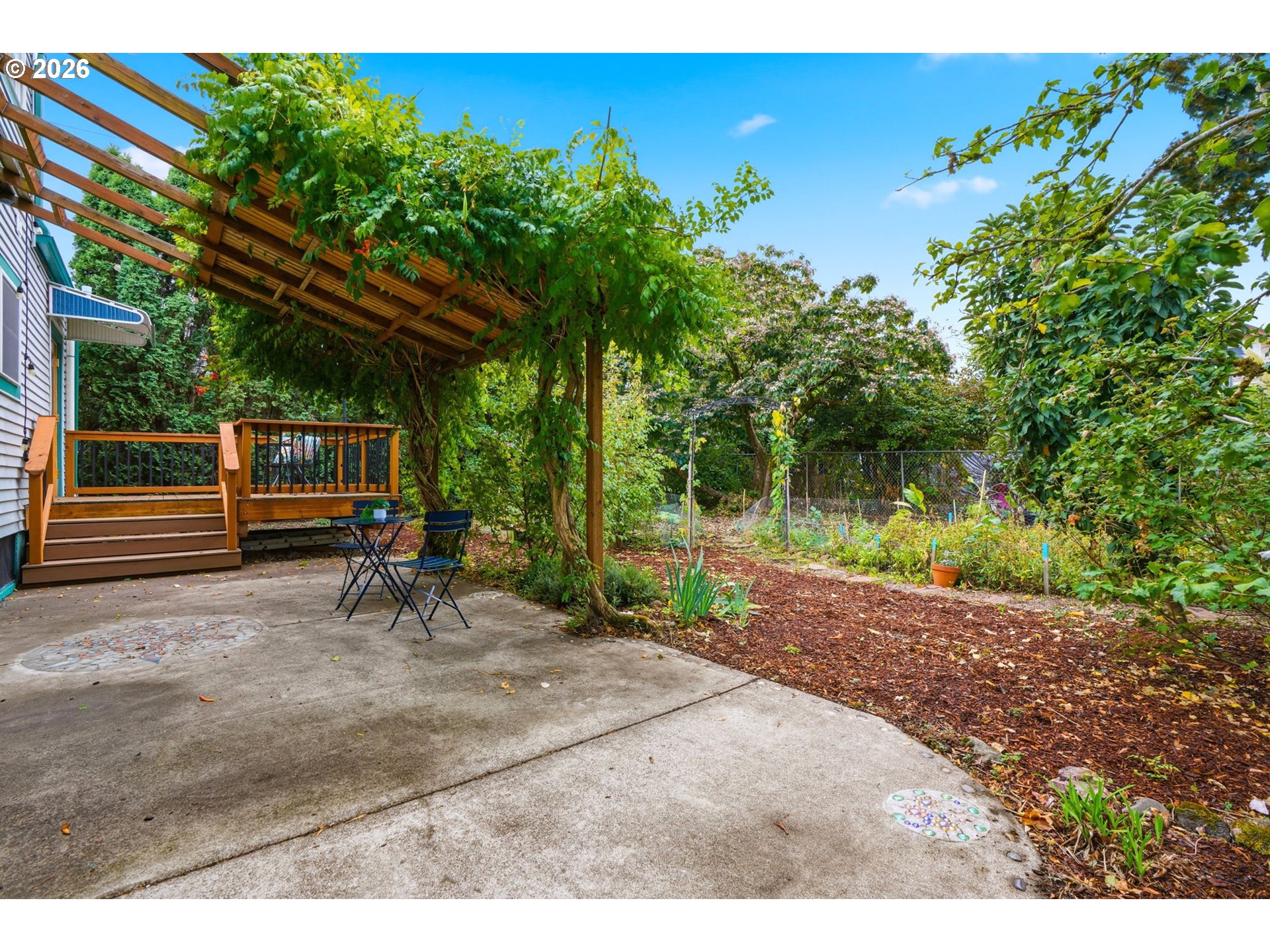 main property photo 27