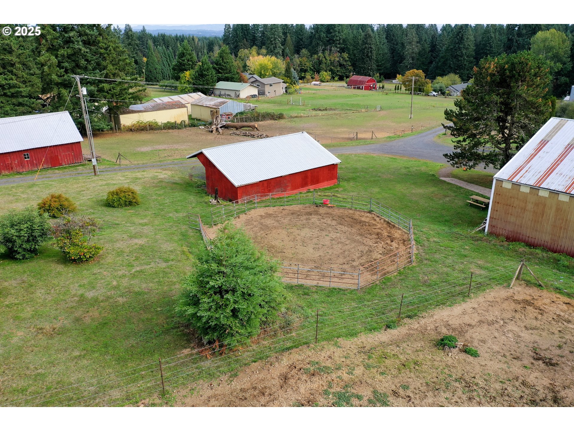 main property photo 28