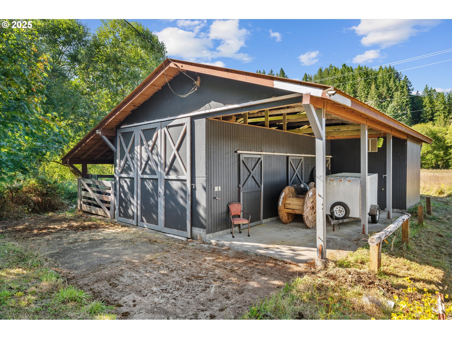 main property photo 40