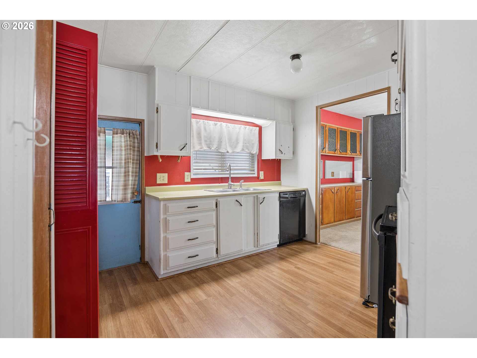 main property photo 8