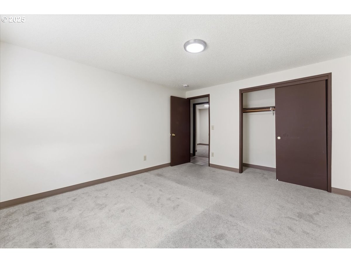 property viewer photo 17