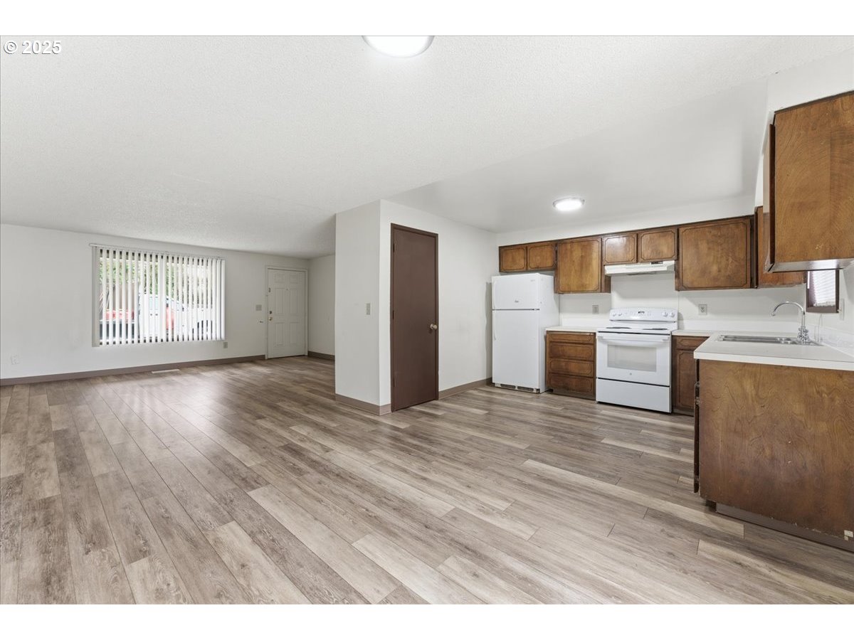 property viewer photo 4