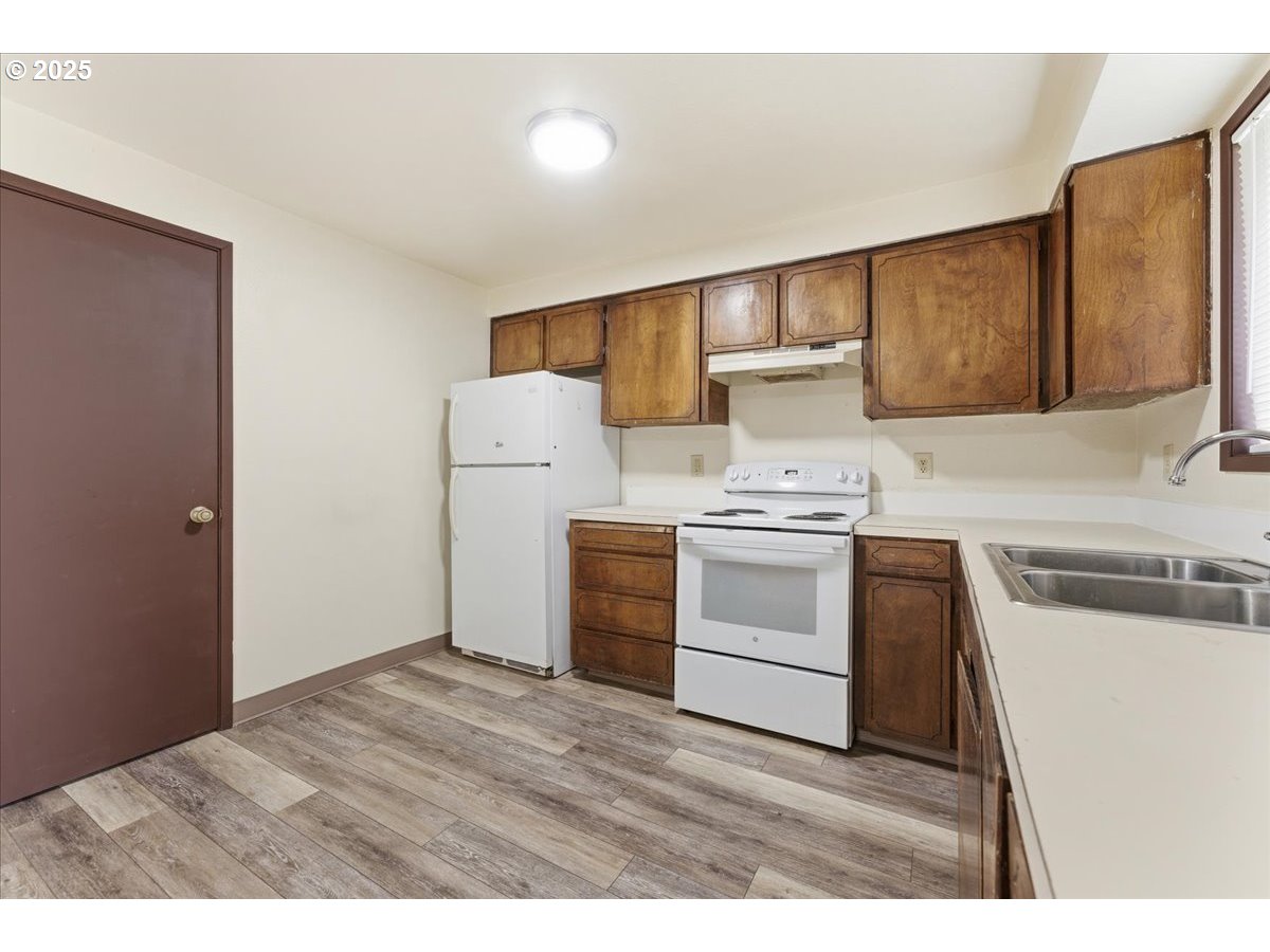property viewer photo 6