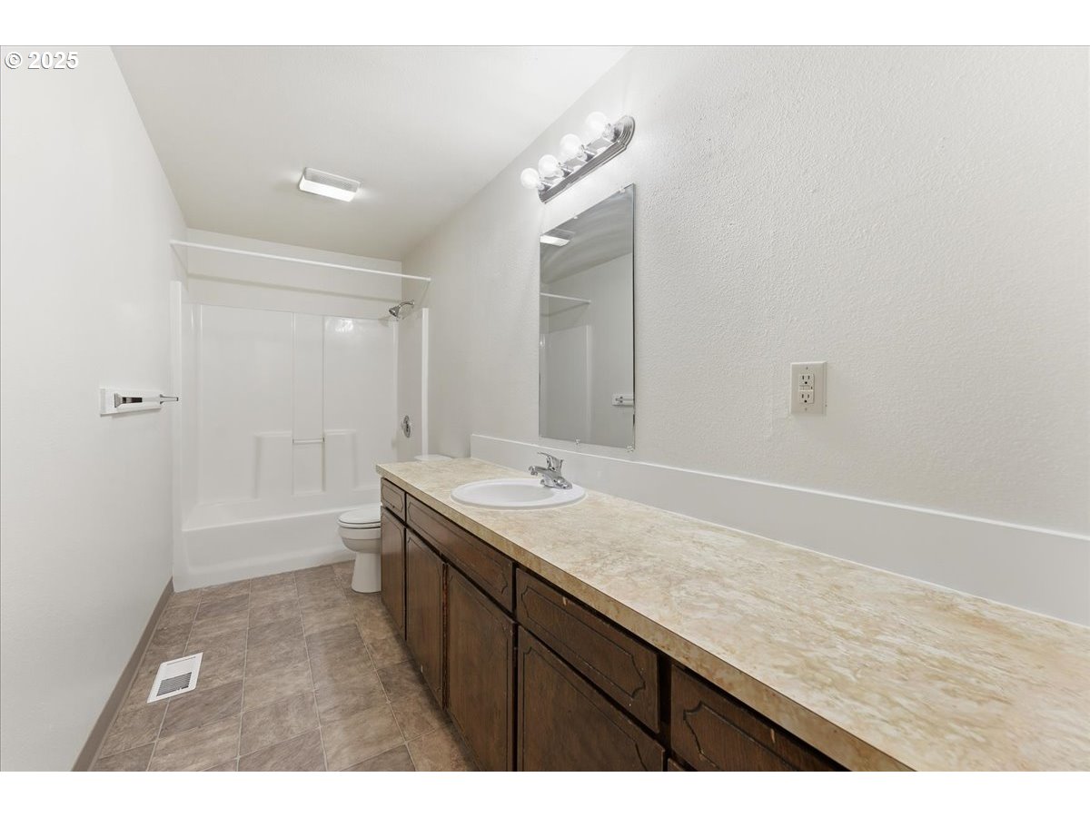 property viewer photo 7