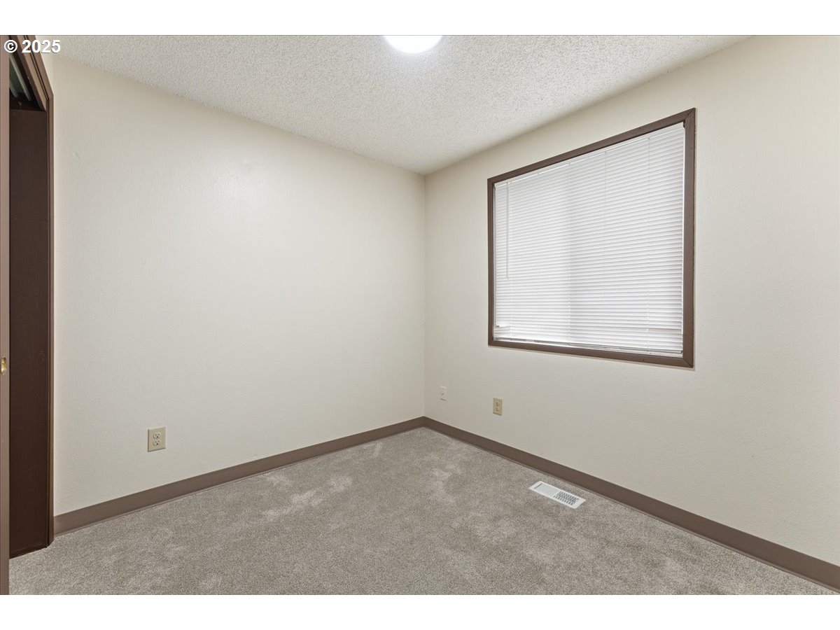 property viewer photo 9