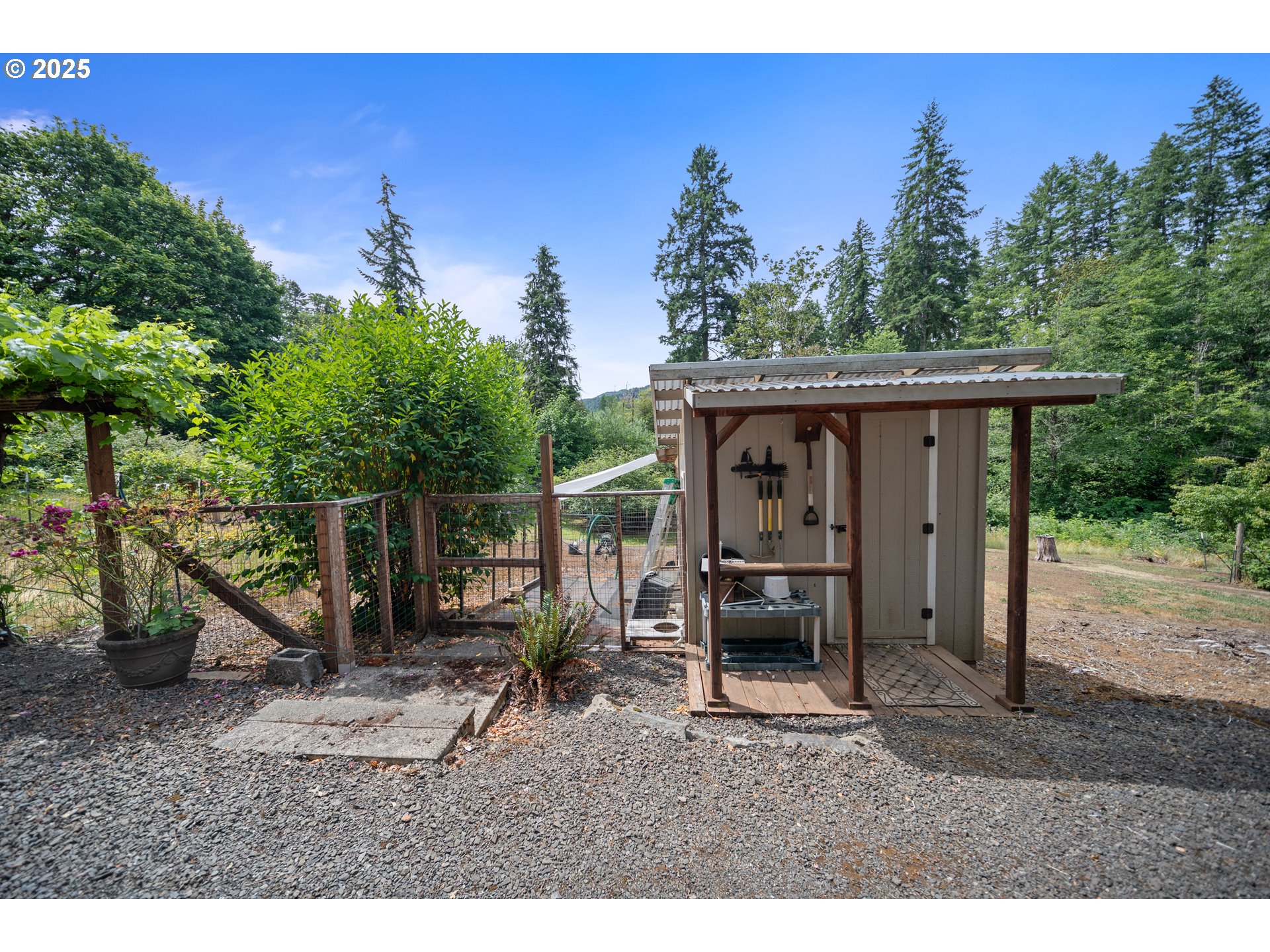 main property photo 14