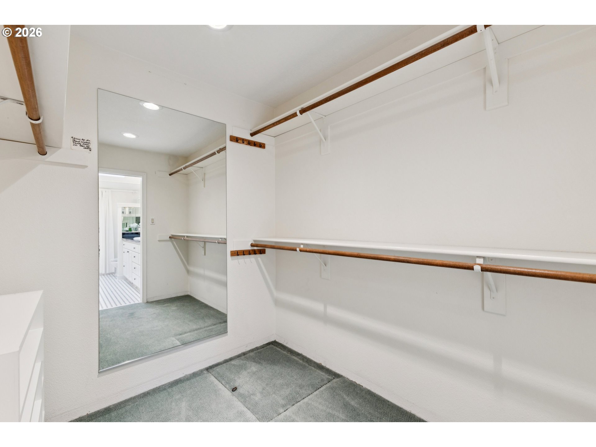 property viewer photo 26