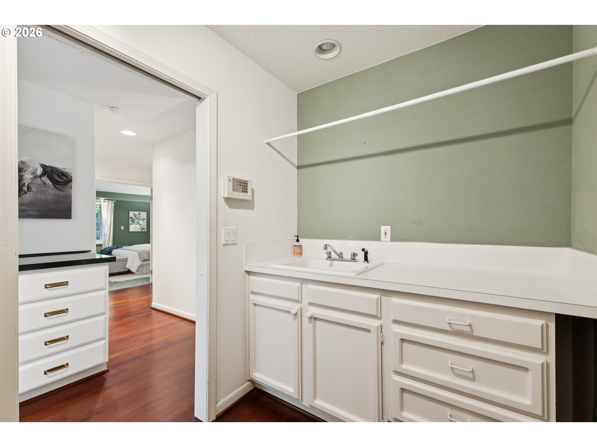property viewer photo 30