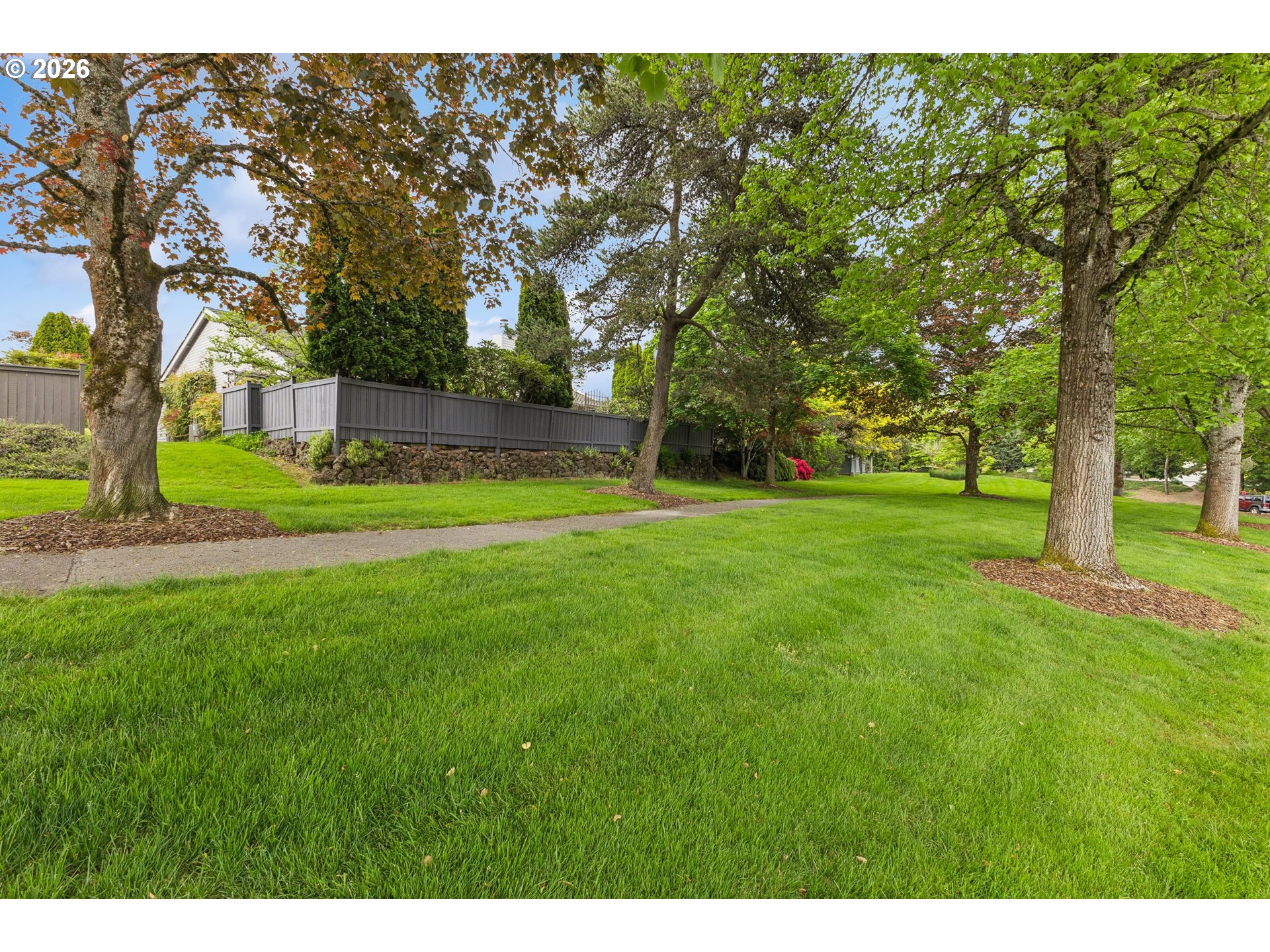 property viewer photo 35