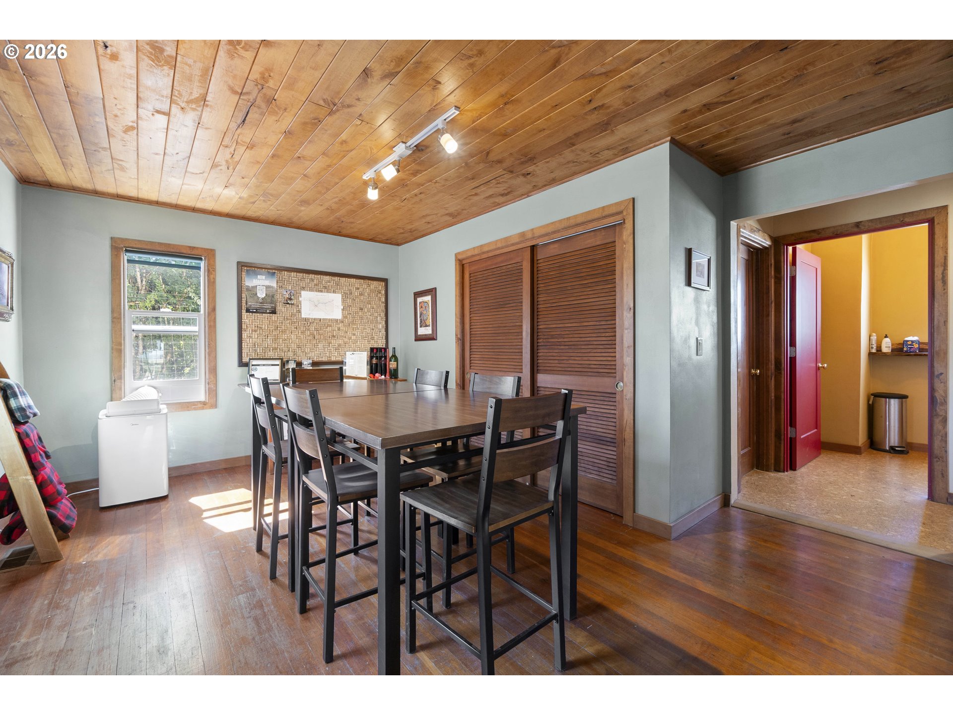main property photo 32