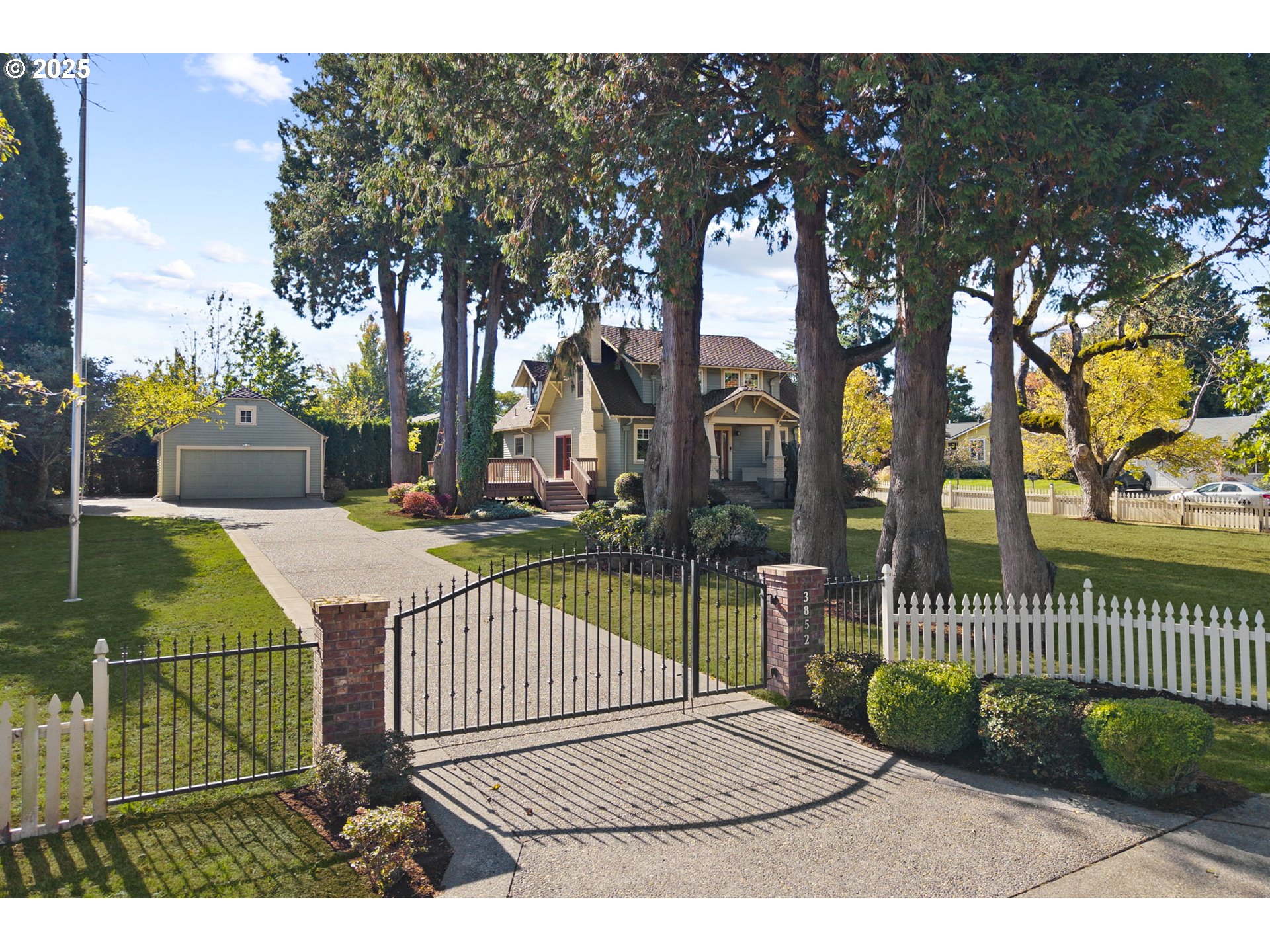 property viewer photo 1