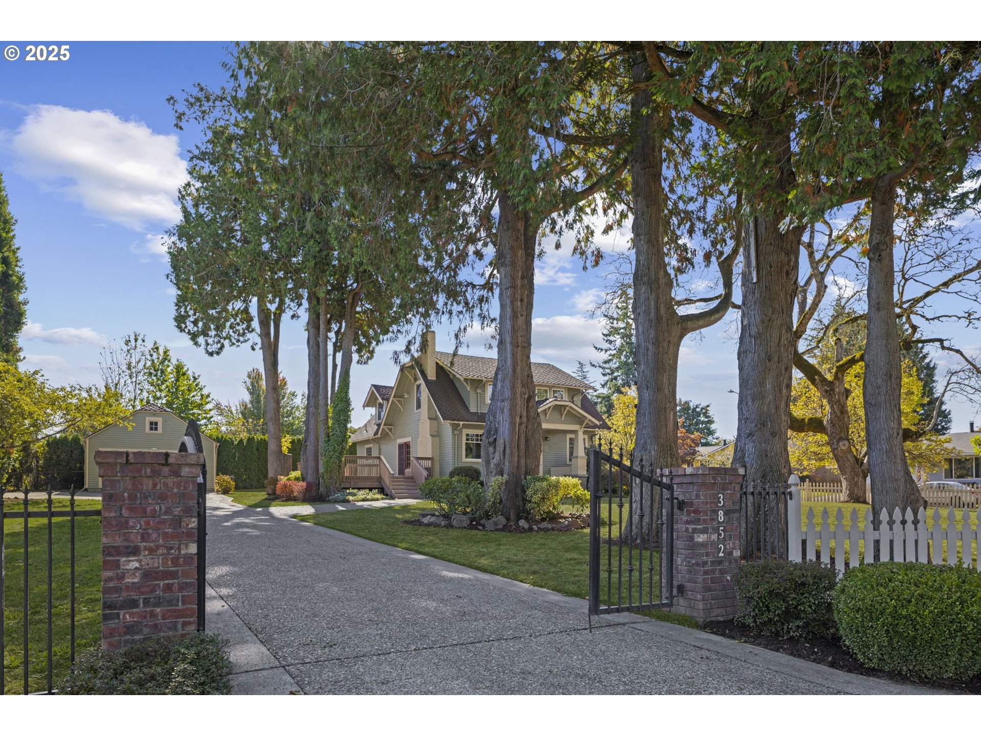 property viewer photo 2