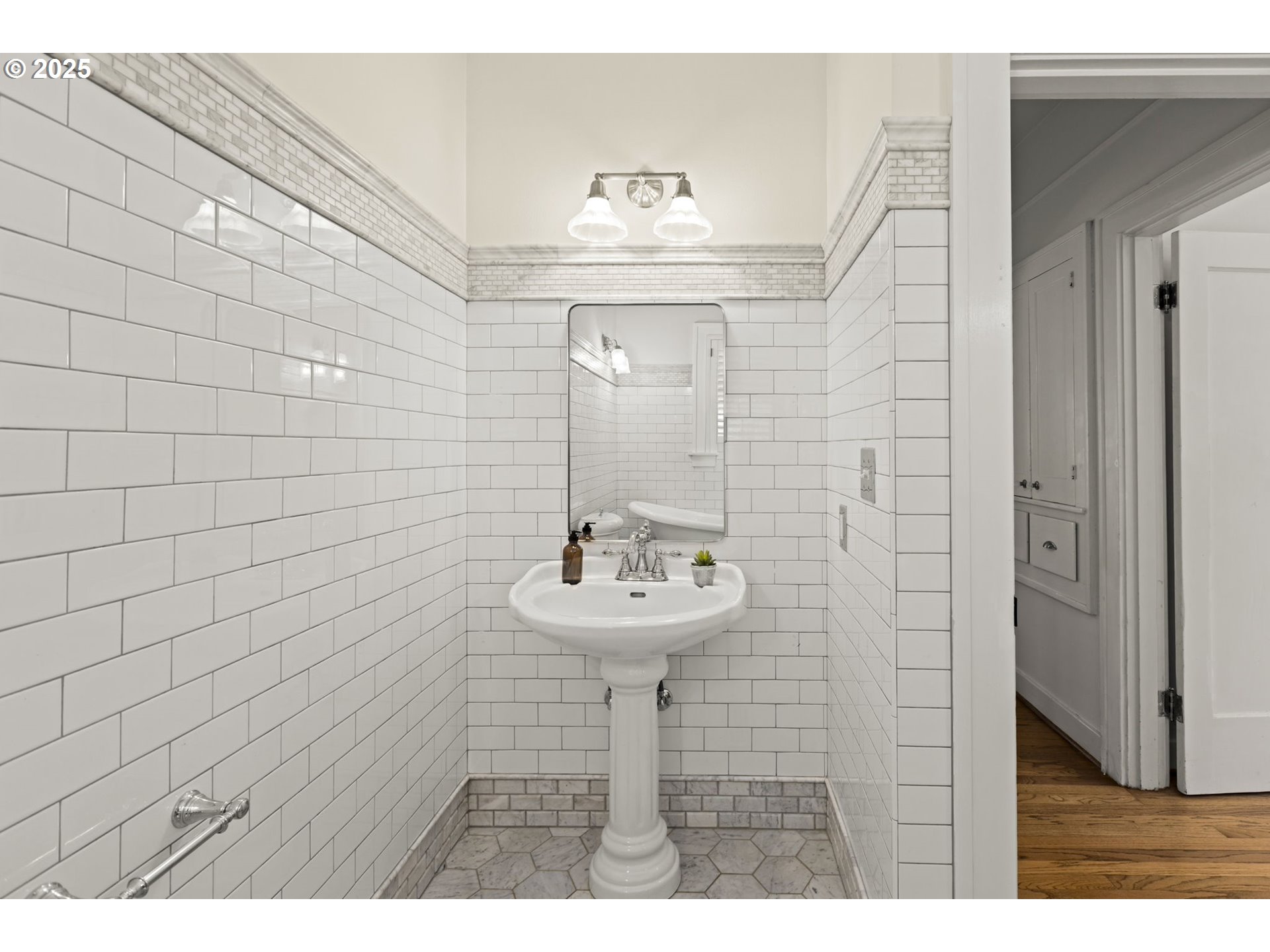 property viewer photo 20