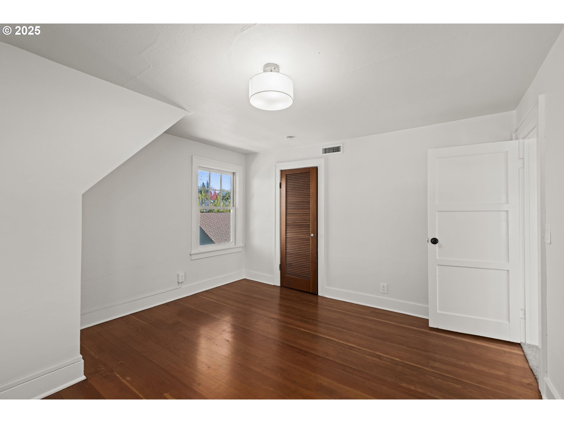 property viewer photo 28