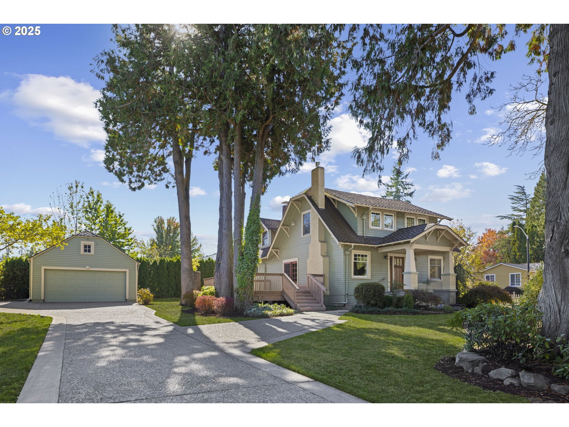 property viewer photo 3