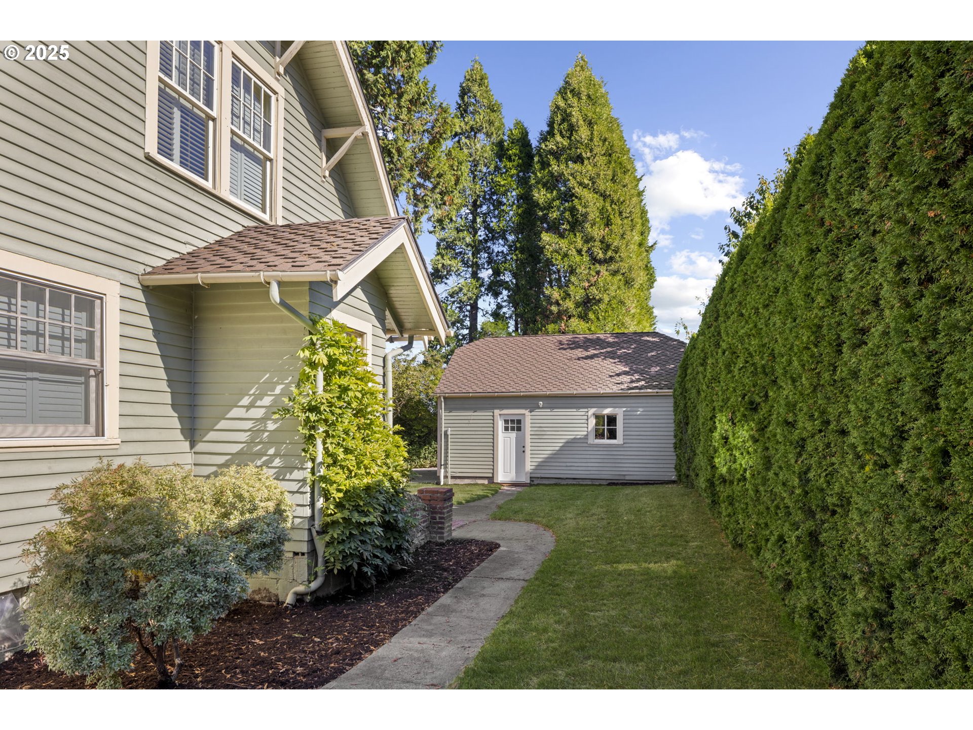 property viewer photo 38