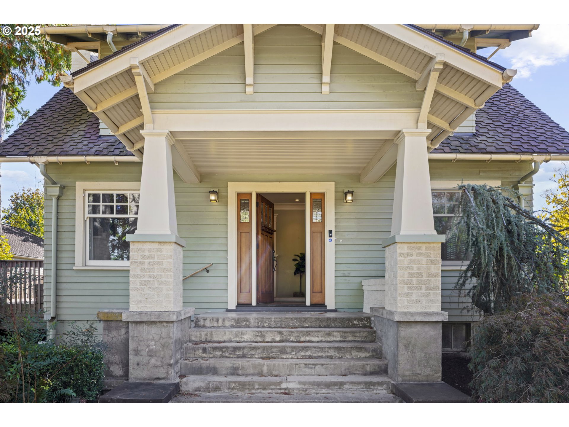 property viewer photo 5