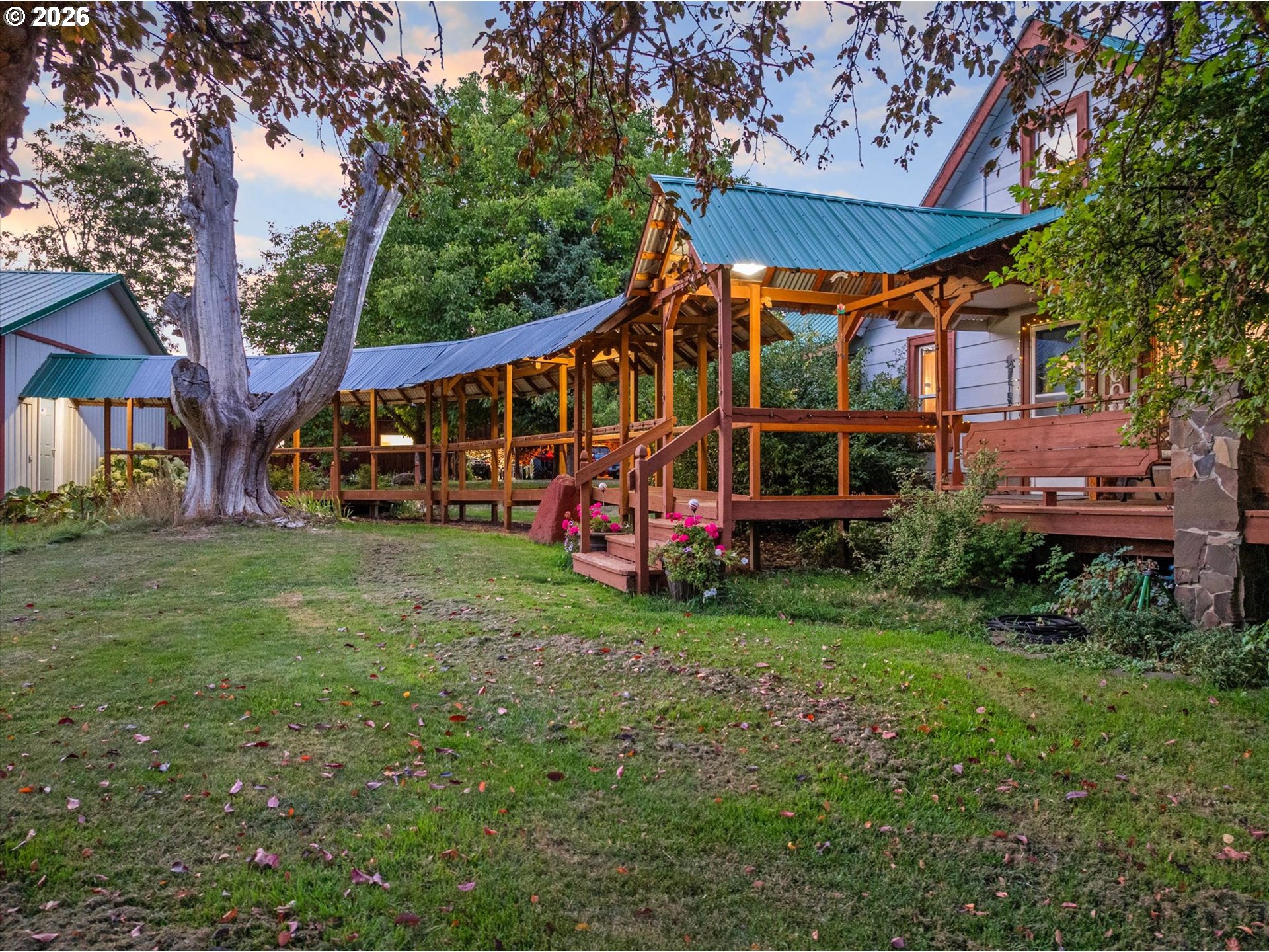 main property photo 13
