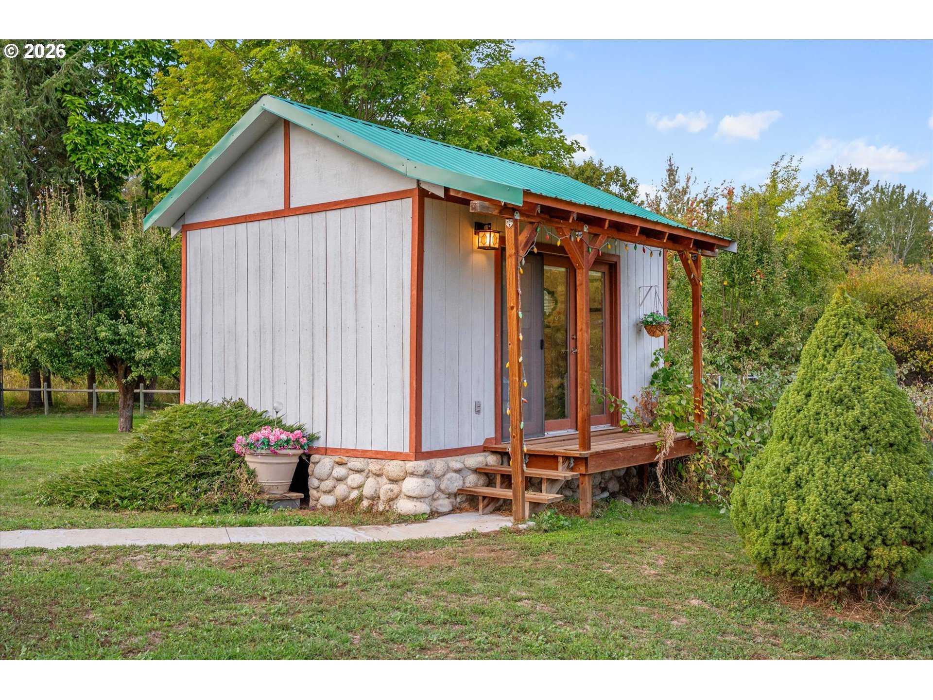 main property photo 18