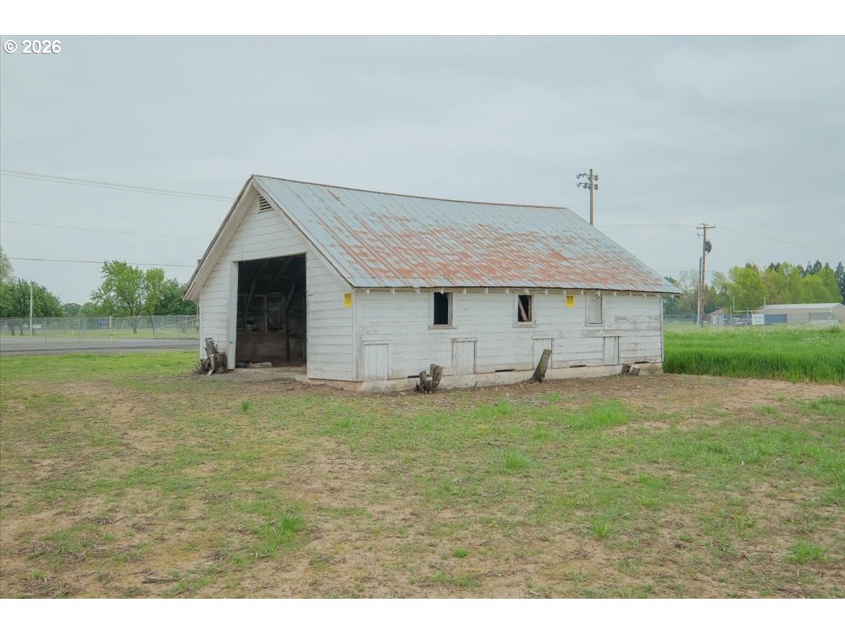 main property photo 44