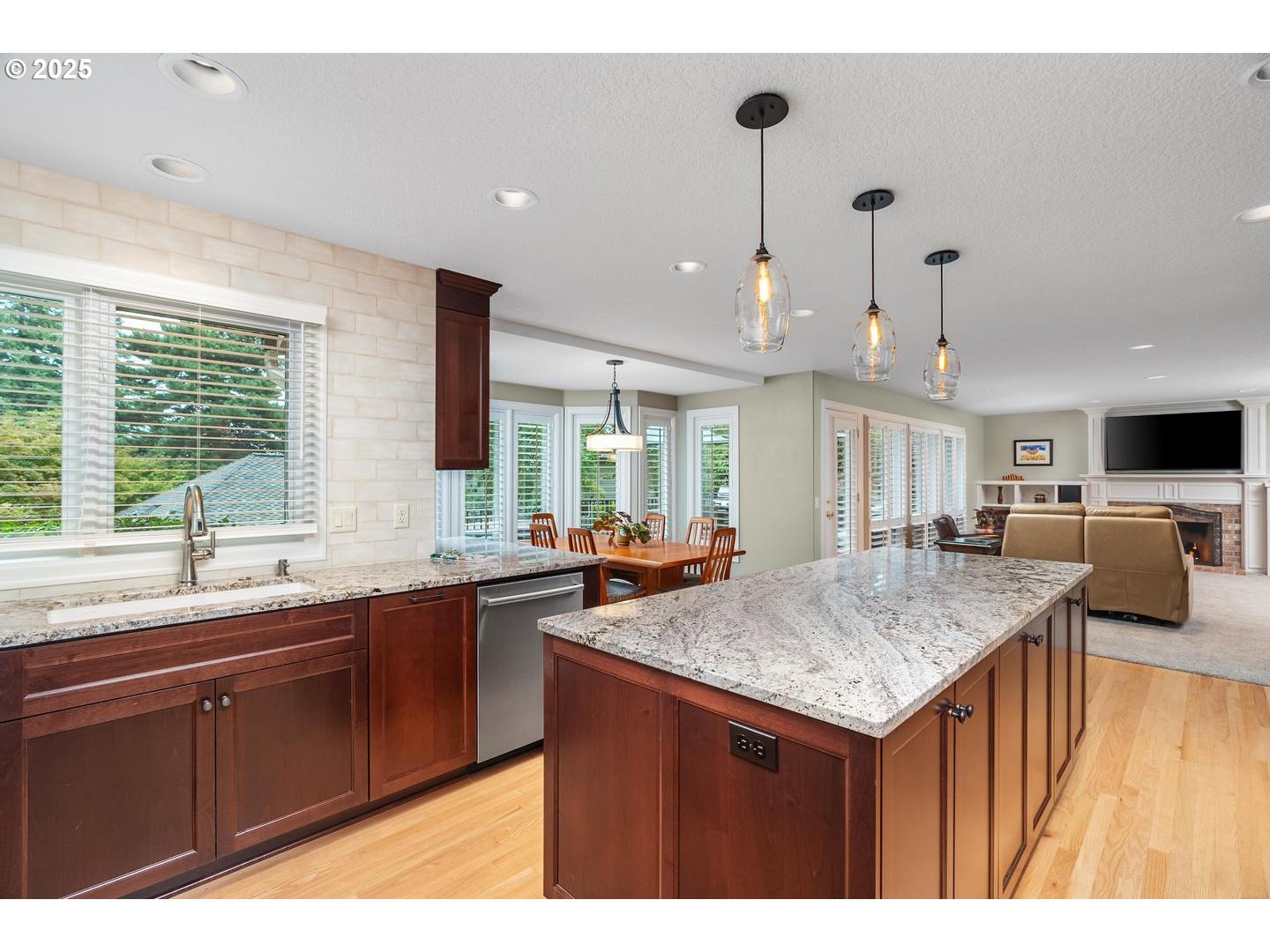 property viewer photo 14