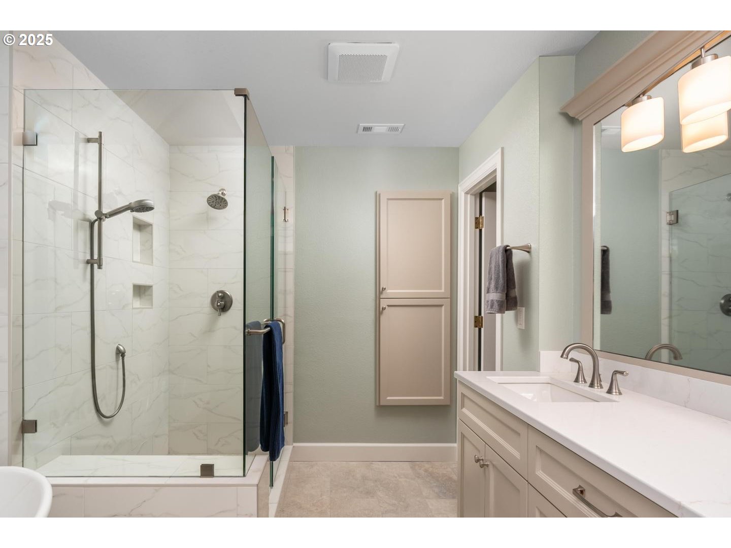 property viewer photo 27