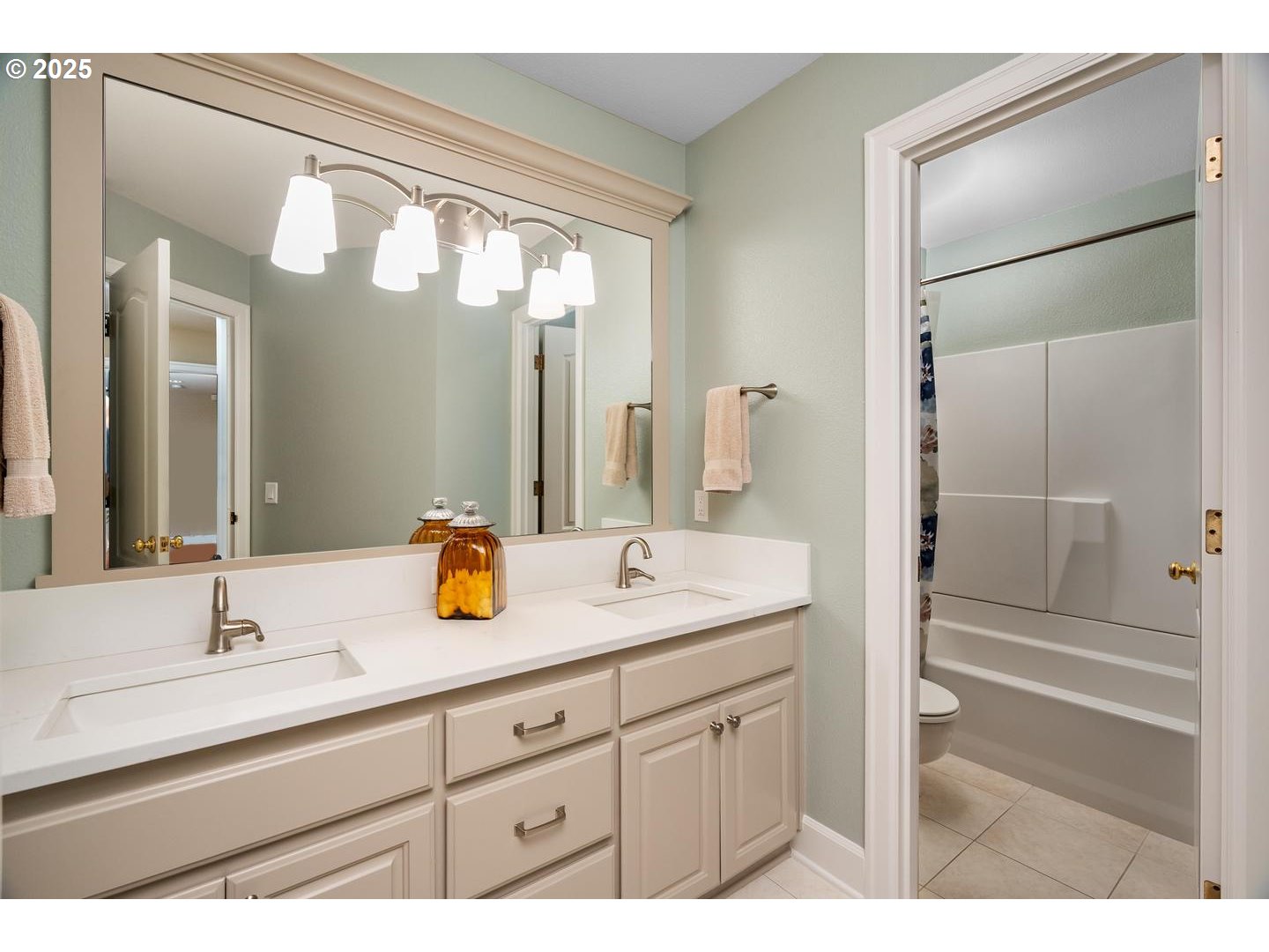 property viewer photo 32