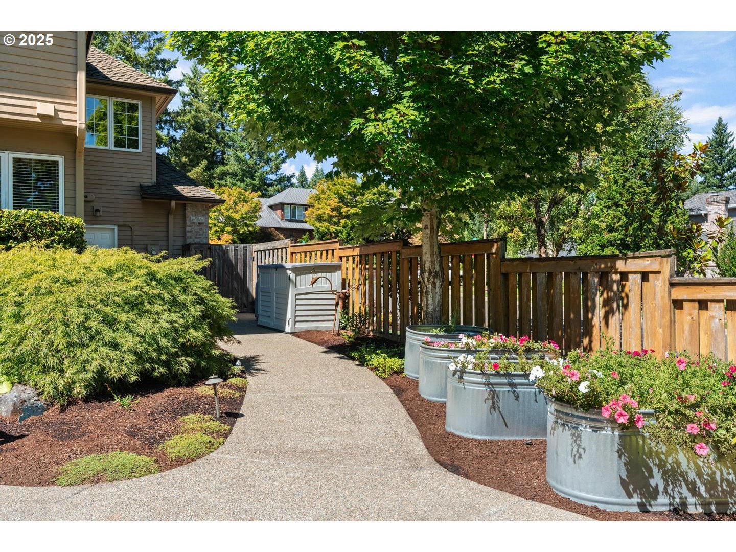 property viewer photo 40