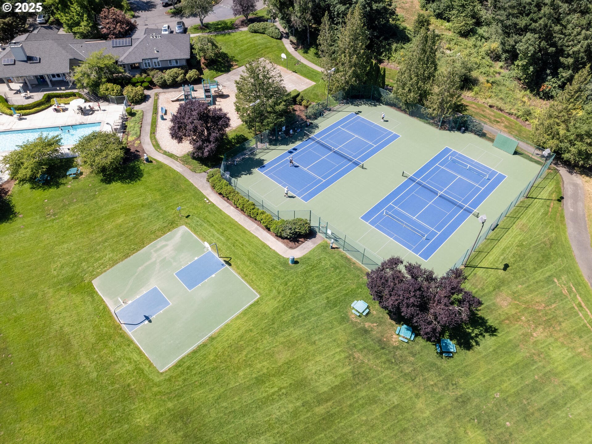 property viewer photo 44