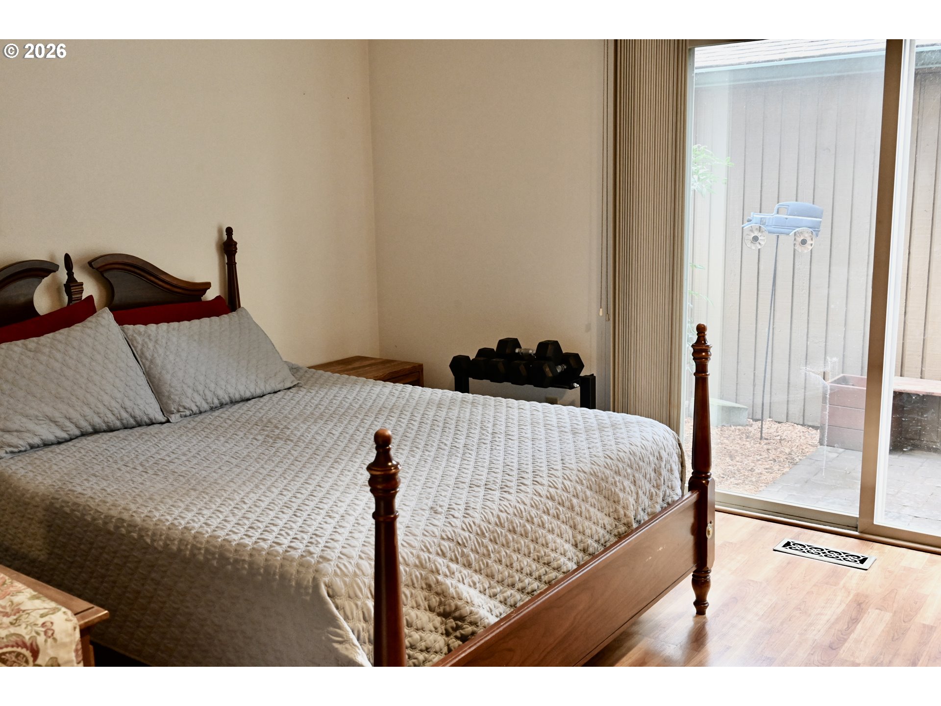 property viewer photo 12