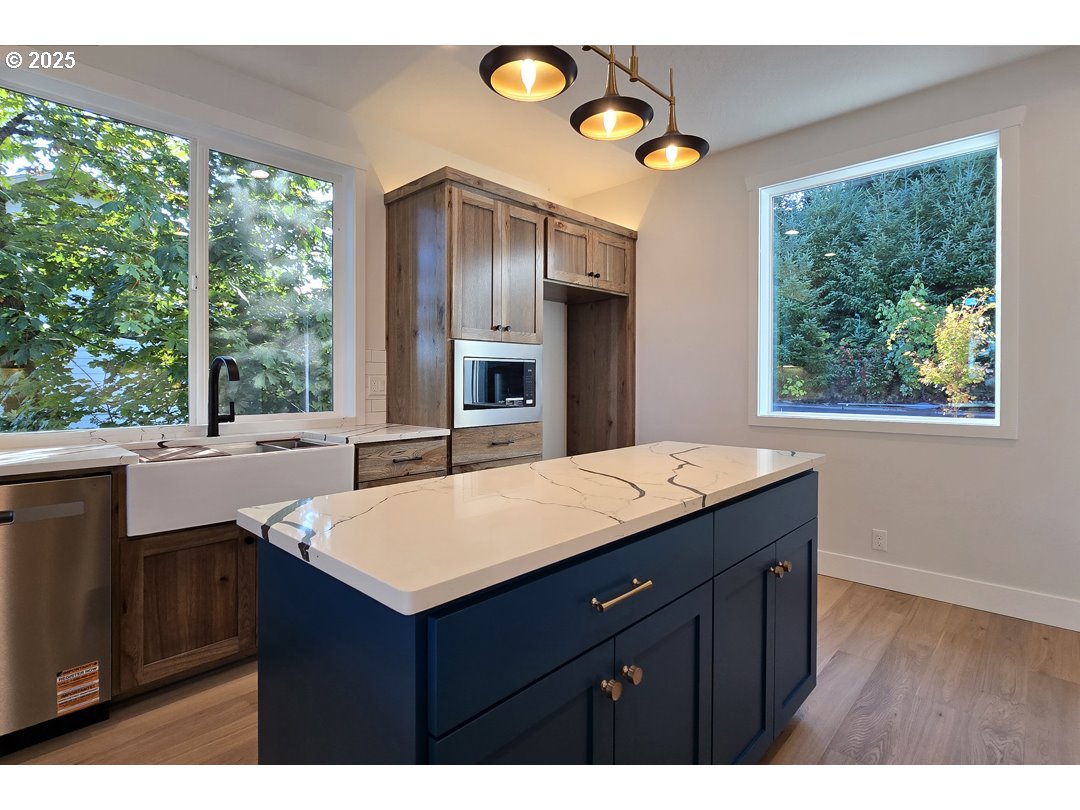 property viewer photo 14