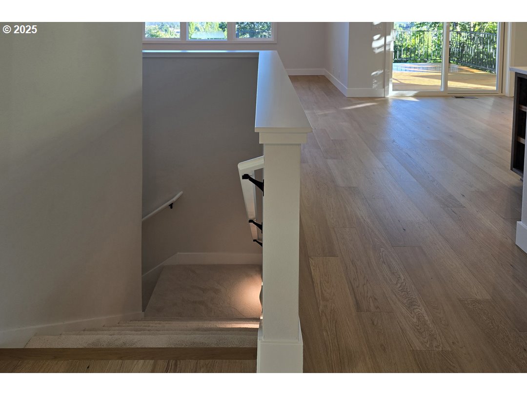 property viewer photo 16