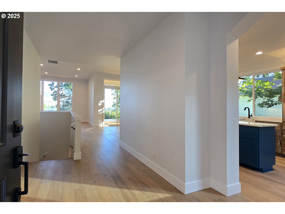 property viewer photo 22