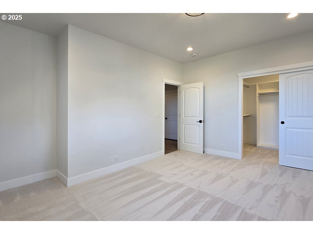 property viewer photo 24