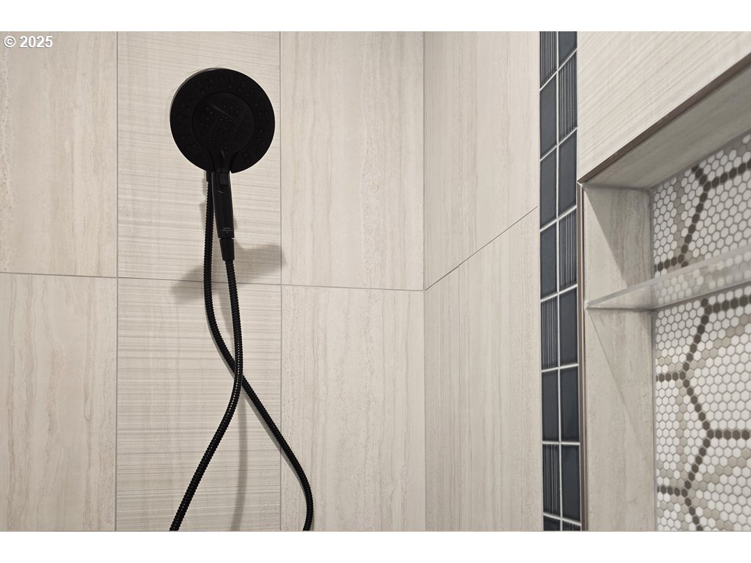 property viewer photo 26