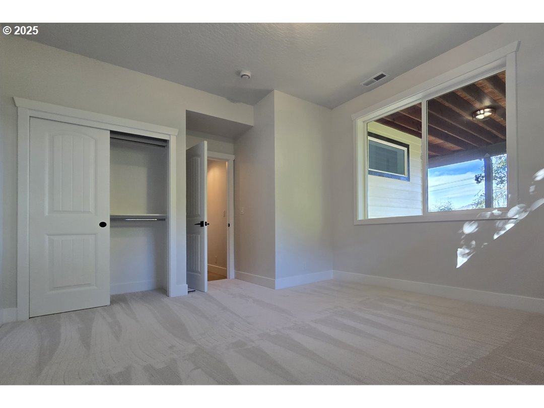property viewer photo 33
